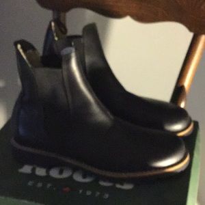 Leather roots Chelsea style boots